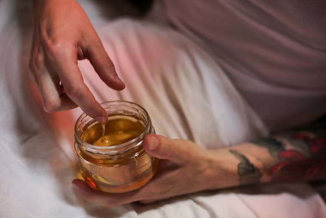 how to use royal honey vip
