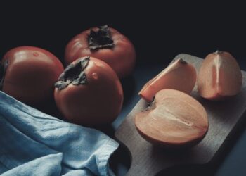 what does persimmon taste like