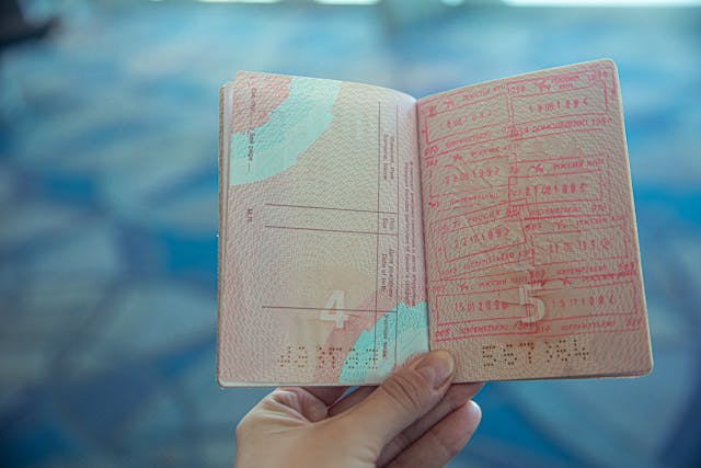 Avoiding Pitfalls How Immigration Lawyers Help You Succeed in Temporary Residence Applications