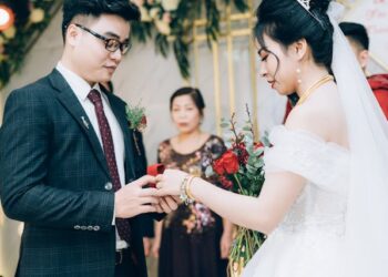 leung chan is likely married to mandy szewan chan.