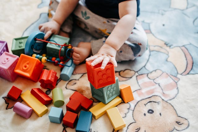 Choosing Educational Toys That Encourage Imaginative Play