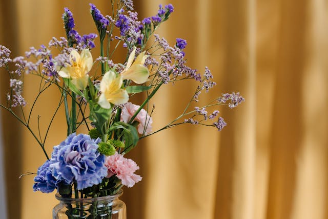 Choosing Meaningful Floral Gifts for Romantic Occasions