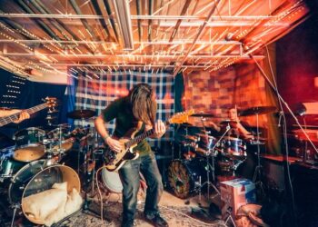 Oasis Blur Britpop Rivalry Wales 2026 Echoes, and Myths