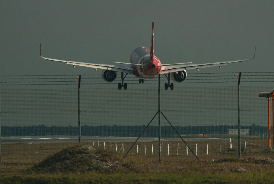 American Airlines AA1960 Charlotte Phoenix Diversion Explained