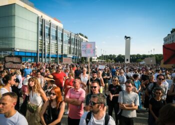 Glacier National Park Staffing Cuts Protest What’s Really Happening