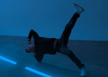 Gozumba Arctic Dance Art Bedroom Set - Frozen Motion