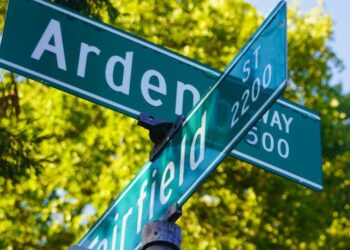 Bently Ordered to Take Down Signs in Detroit Lakes