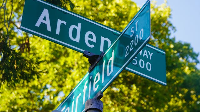 Bently Ordered to Take Down Signs in Detroit Lakes