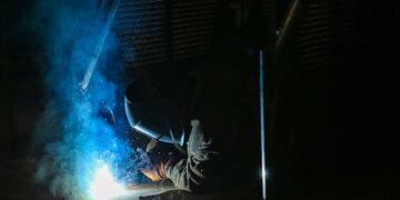 Blue Welding Lens Clearer Vision Behind the Arc