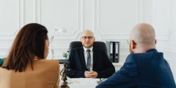When Should You Hire a Car Accident Lawyer