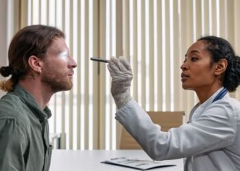 Concussion Eye Test With Flashlight What It Really Shows
